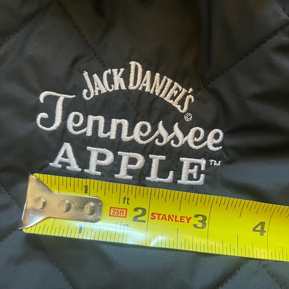 Patagonia Jack Daniel’s Embroidered Diamond Quilted Bomber Hoody - Picture 3 of 8